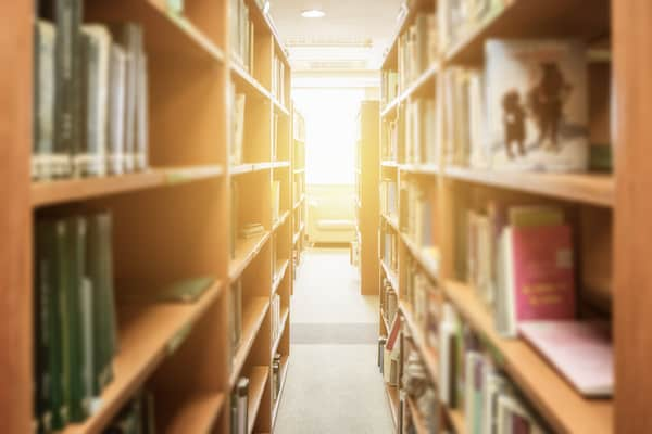 大学の図書館