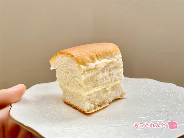 4つにちぎった牛乳パン